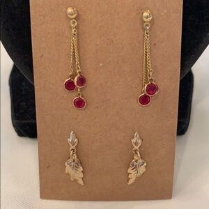 💐5/25 2 delicate drop dangle cherries gold tone